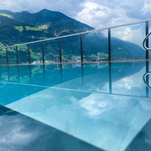 Infinity-pool-zillertal-hotel
