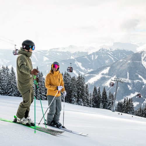 skifahrer-auf-der-skipiste